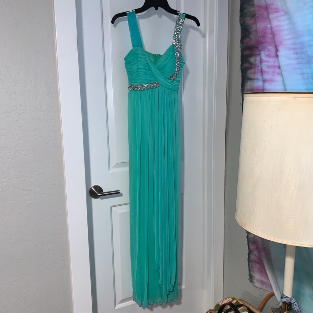 Formal Dress (Deb) w bag included